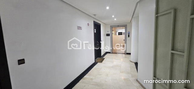 Bureau de 122 m² à Casablanca — 4