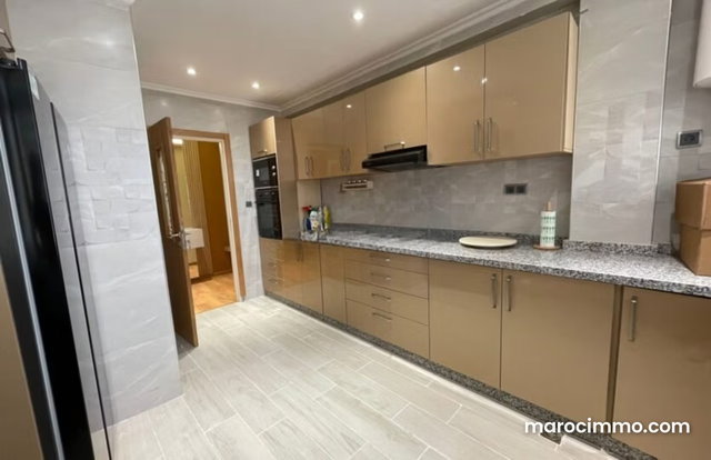 Magnifique Appartement entièrement rénové à neuf – surface 140m² – Situation Berchet – Reference: LTAAM23626 — 3