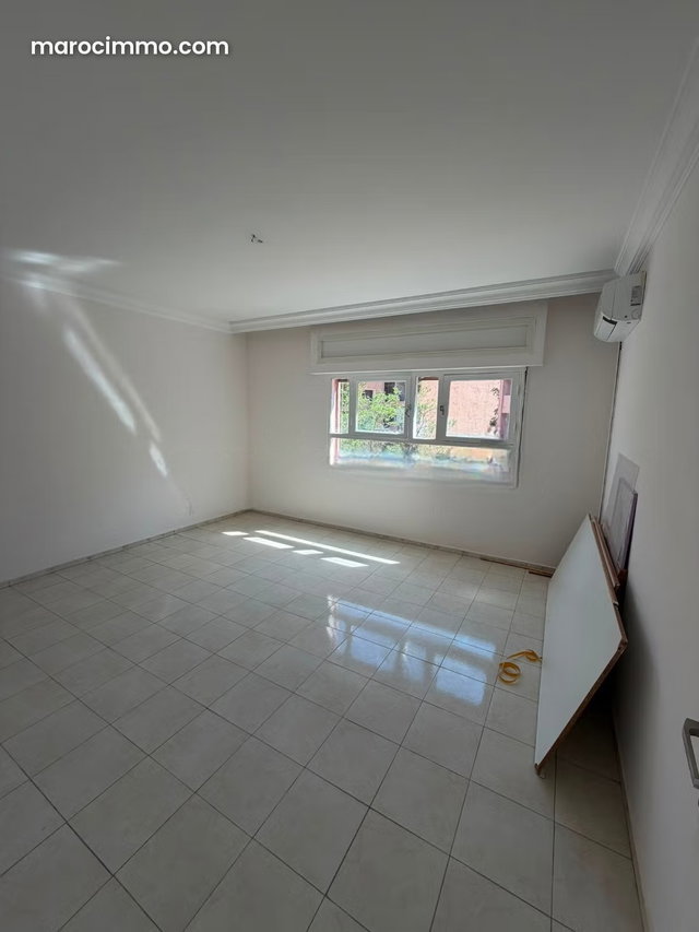 LOCATION Appartement 3 chambres vide Guéliz — 2