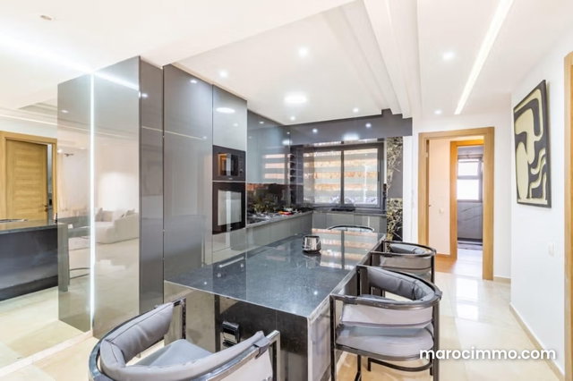 Bel appartement à vendre à Agdal. 2 belles chambres. Bien meublé — 3