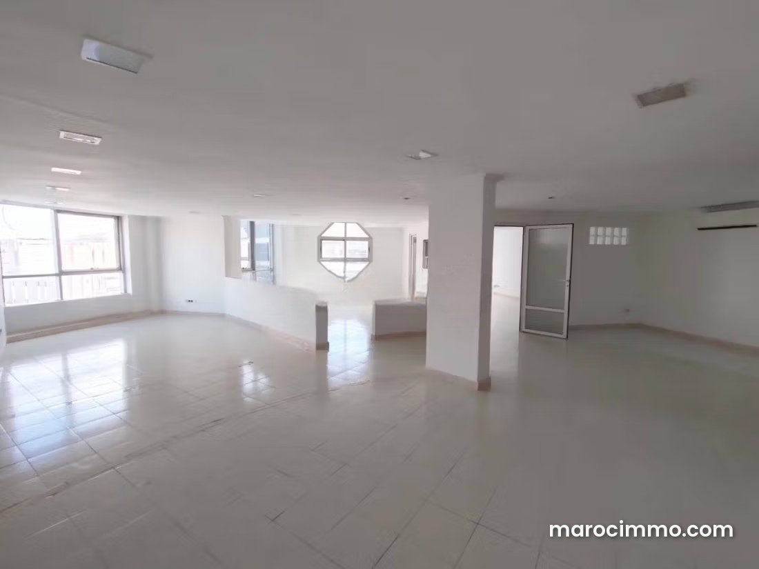 105 m² Office on the 4th Floor, Les Princesses District, Casablanca — Casablanca