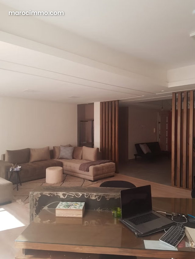 Office for rent in Anfá 100 m — 2