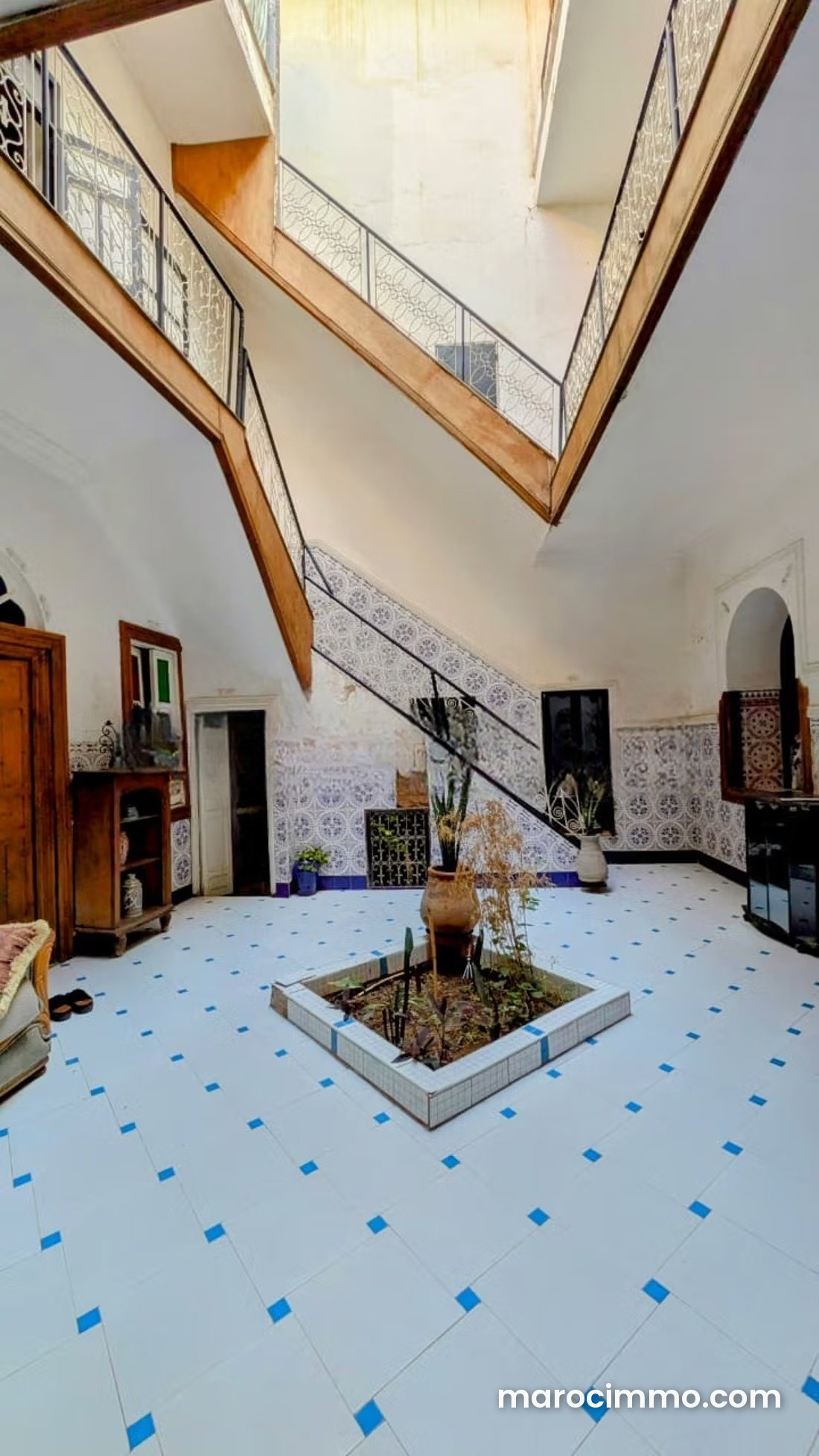 رياض أصيل للبيع بحي سيدي بن سليمان الجزولي في مراكش — مراكش