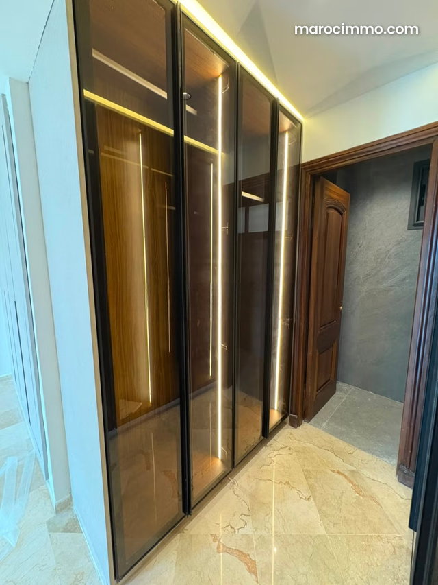 Appartement à louer à Riyad. 3 chambres agréables. Cheminée et climatisation — 3