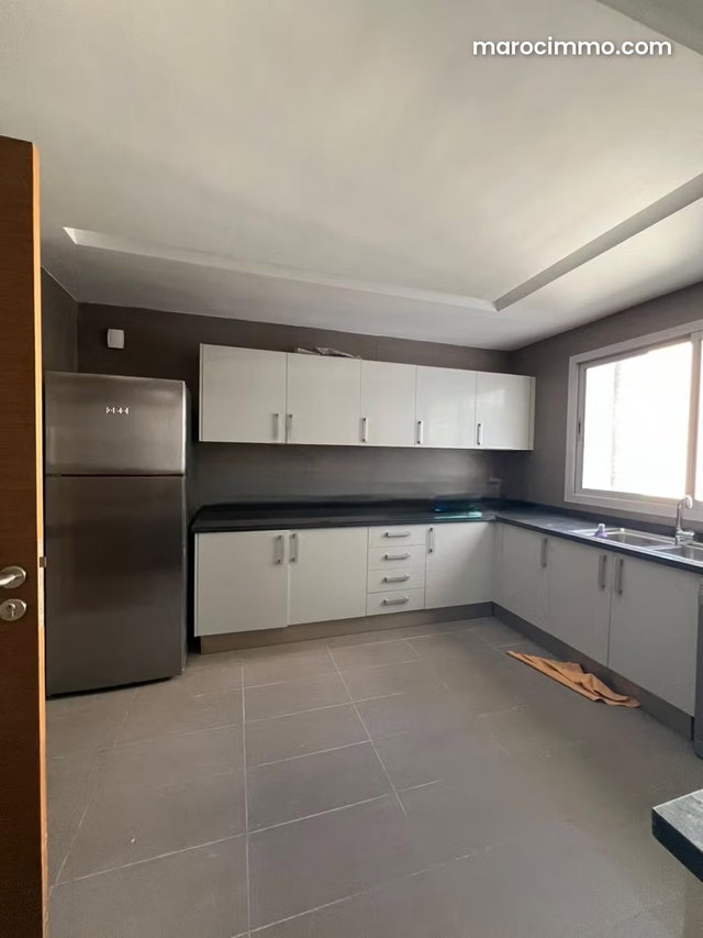 Superbe appartement à louer à Haut Agdal. Surface totale 100 m². Meublé — 5