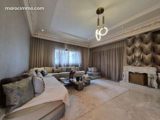 Exceptional Villa for Sale – Florida Quarter — 3