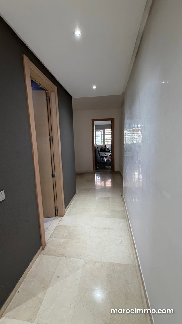 Appartement à vendre à Riyad. 3 chambres. Conciergerie à disposition, système de climatisation — 3