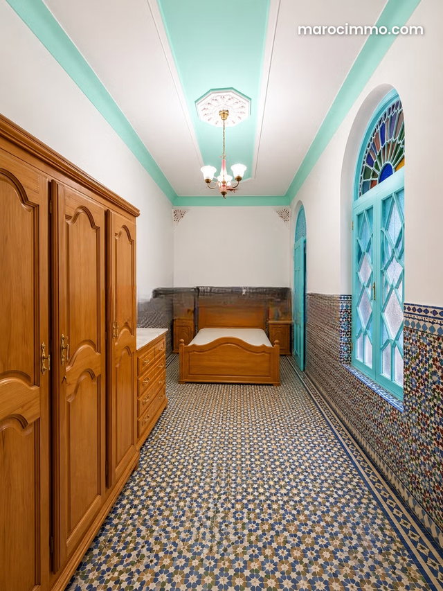 Riad titré 151 m², 8 chambres, terrasse vue Médina — 2