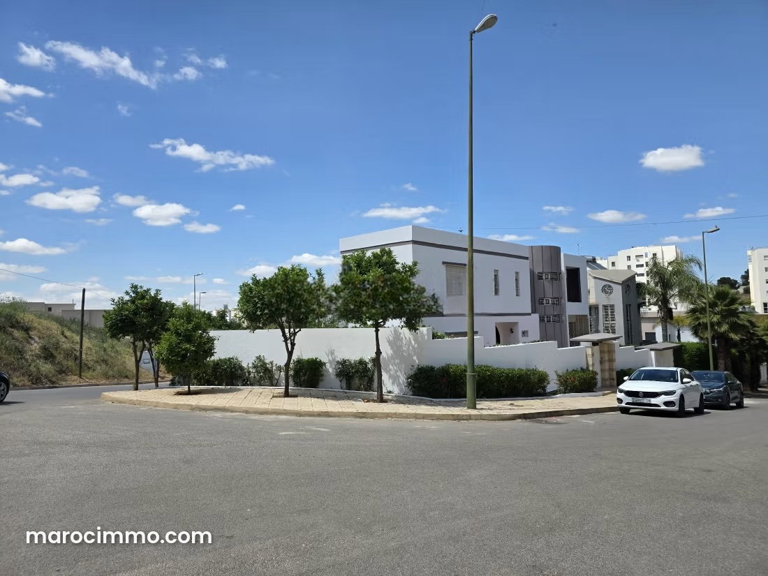 600 m² Villa with Mountain Views, Hamria, Meknes — Meknes