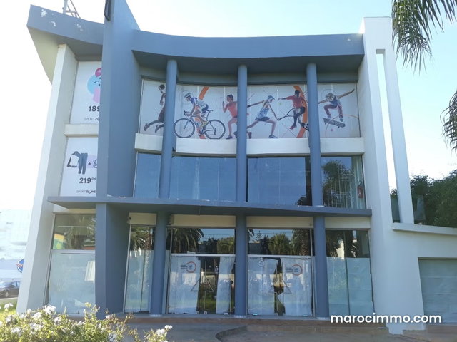 Superbe bâtiment commercial a louer à californie — 2