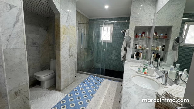Luxury villa for sale in El Manar El Hank. 360 m² surface. Terrace — 3