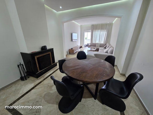 Appartement en vente à Bourgogne Est. 3 belles chambres. Bien meublé — 4
