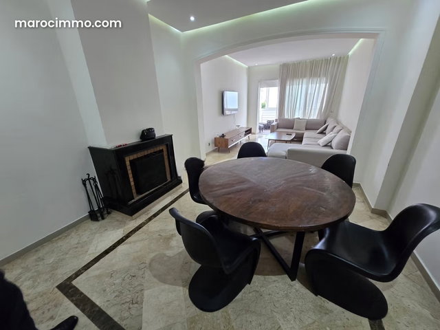 Appartement en vente à Bourgogne Est. 3 belles chambres. Bien meublé — 3
