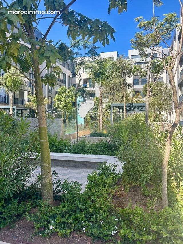 Très bel appartement en location à Souissi. 2 belles chambres. Terrasse et ascenseur — 2