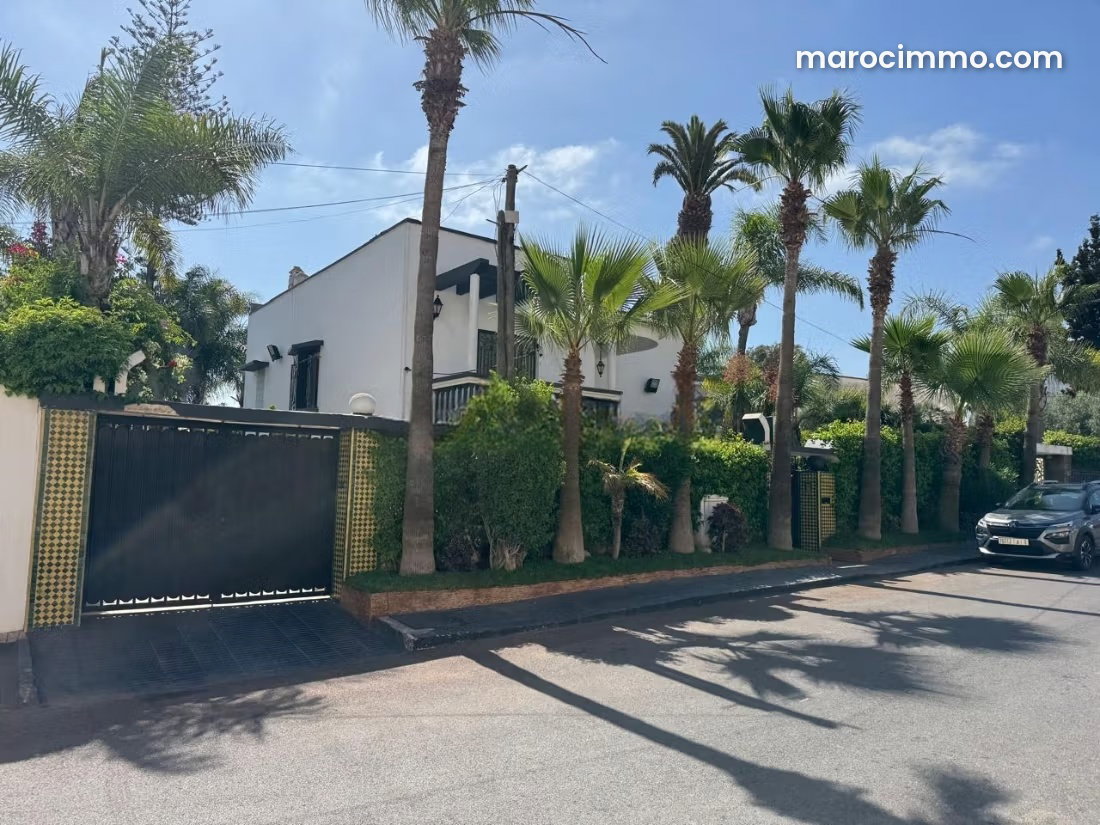 240 sqm Villa on a Landscaped 970 sqm Plot, Oasis, Casablanca — Casablanca