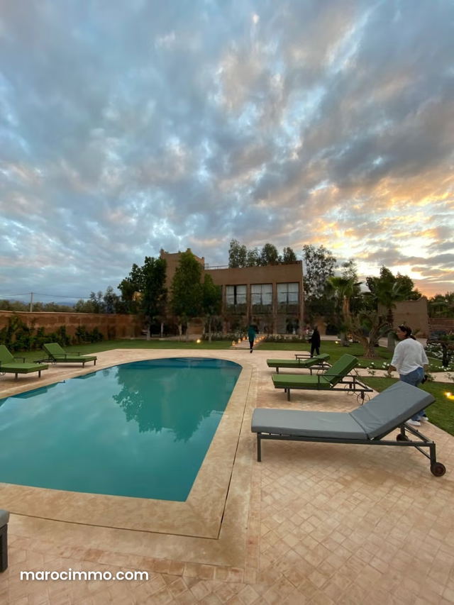 Luxurious Villa for Sale on Route de l'Ourika. 9 Comfortable Rooms. Fully Furnished — Marrakesh