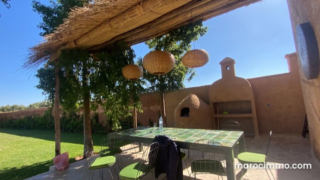 Splendide villa à vendre à Route de l'Ourika. 9 chambres agréables. Meublé — 4