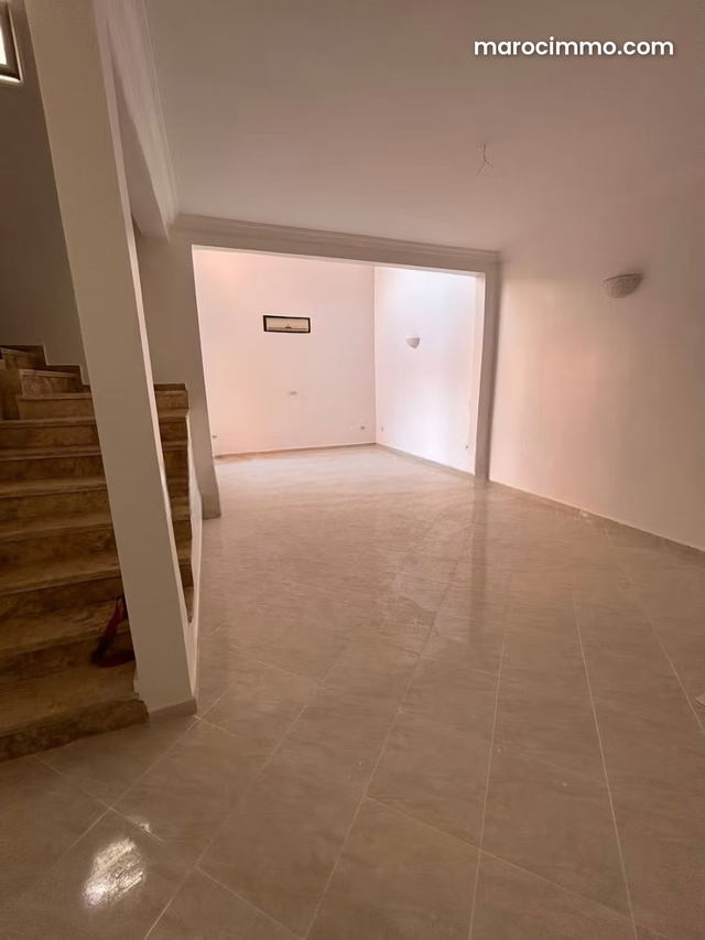 Appartement à louer à Route Casablanca. 6 pièces. Avec ascenseur et terrasse — مراكش