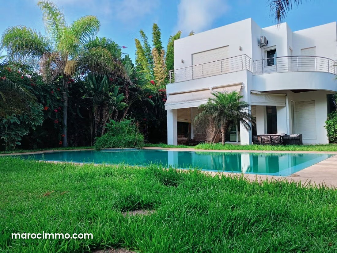 1,000 m² Villa with Pool, Aïn Diab, Casablanca, Short-Term Rental — Casablanca