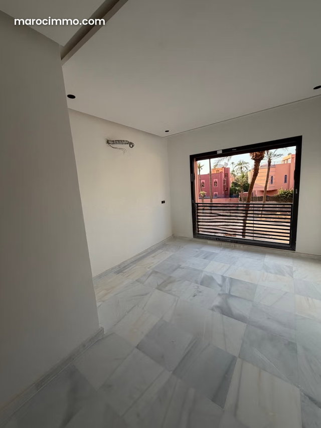 En vente au coeur de Gueliz, studios en disponibilité dans 2 mois la livraison, avec piscine collective, place de parking dans la résidence — 3