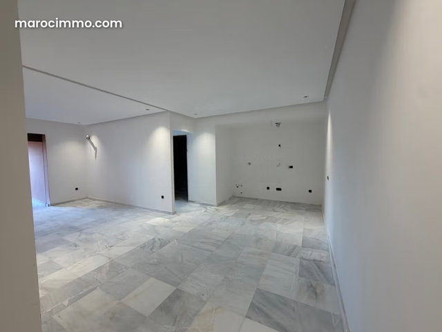En vente au coeur de Gueliz, studios en disponibilité dans 2 mois la livraison, avec piscine collective, place de parking dans la résidence — 4