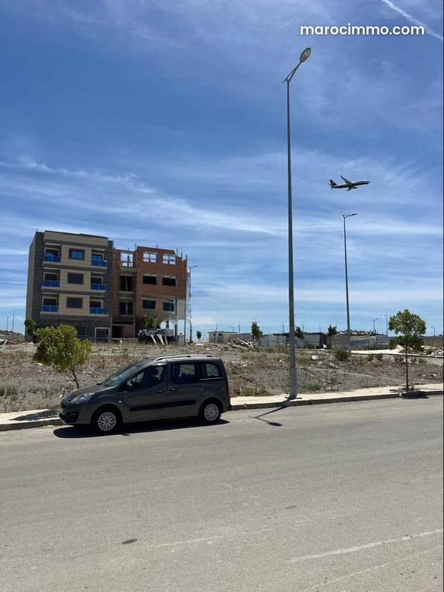 Terrain à vendre dans le quartier Hossni. Superficie totale 240 m² — 5