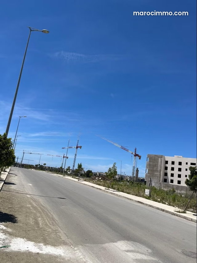Terrain à vendre dans le quartier Hossni. Superficie totale 240 m² — 4