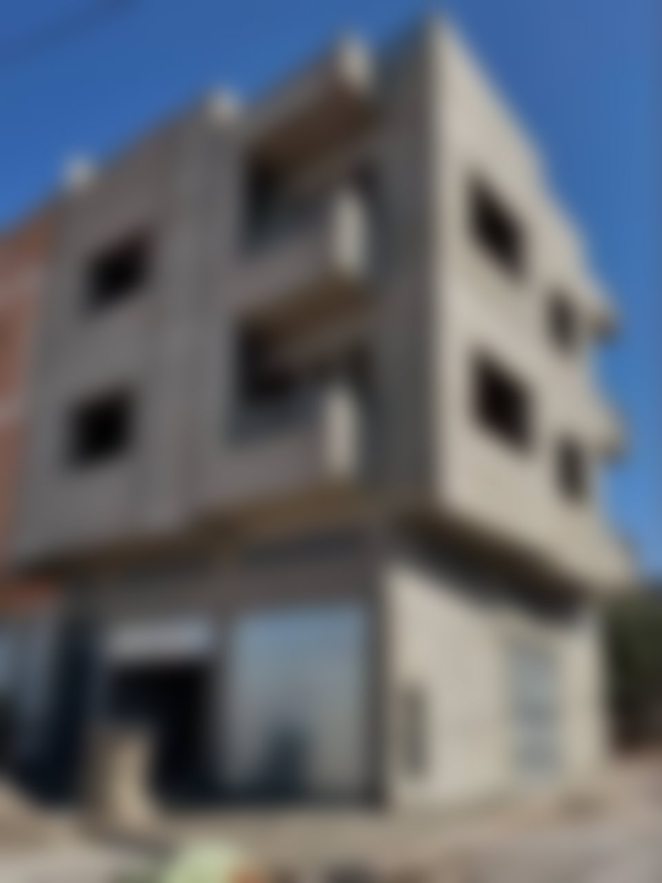 فرصة استثمارية منزل حديث بثلاثة طوابق على طريق آسفي مراكش