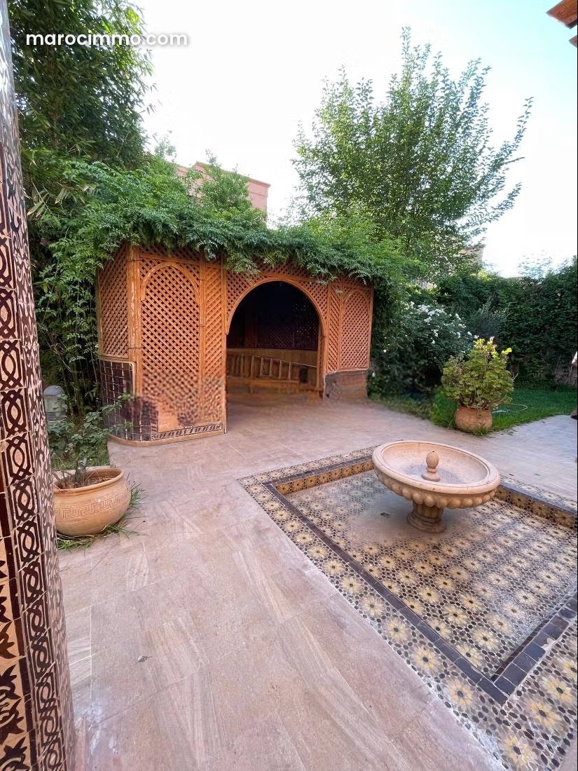 650 sqm Villa to Renovate, Hay Targa, Marrakech, Excellent Potential — Marrakesh