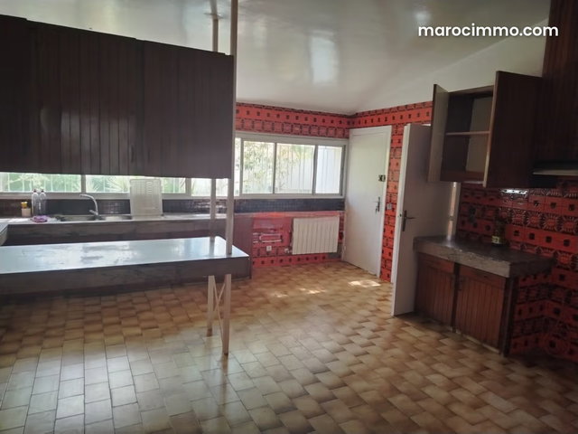 À louer – Magnifique villa avec piscine à Souissi — 5