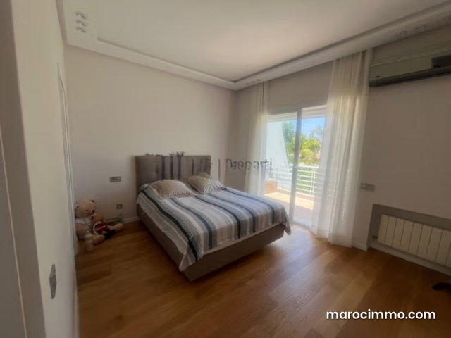 Villa meublée t5 de 600m² – 4 chambres — 5