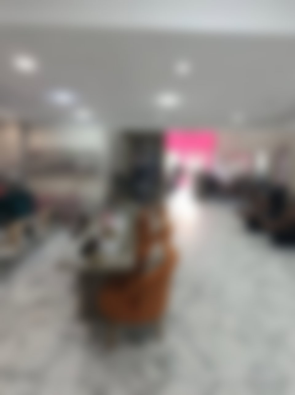 محل تجاري فسيح للبيع بحي المعاريف في الدار البيضاء