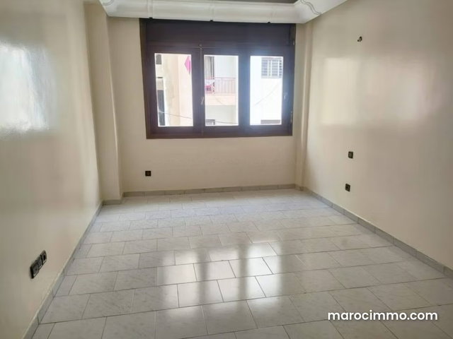 Appartement vide 140m² Maarif 7500dh — 5