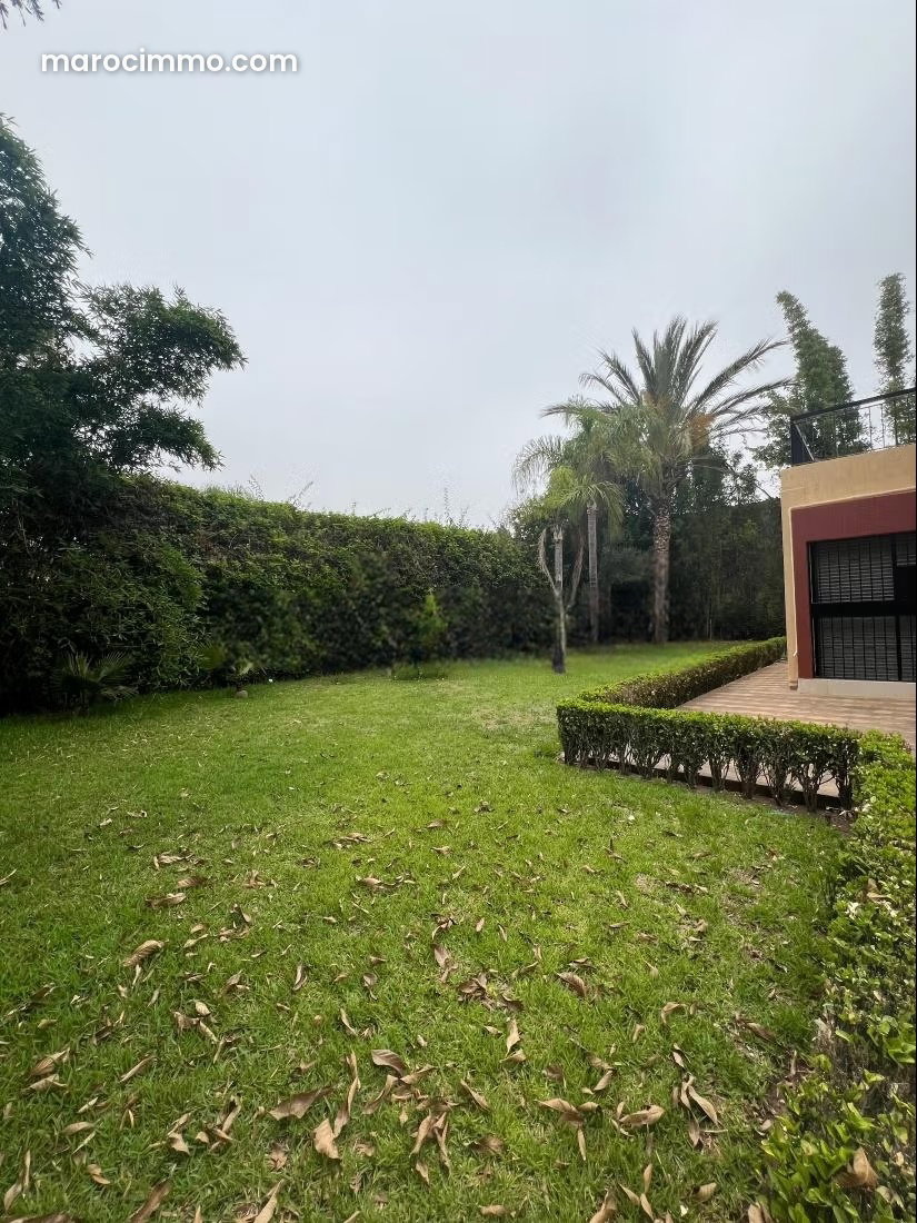 980 m² Villa for Rent in Souissi, Rabat, with Garden and Security — Rabat