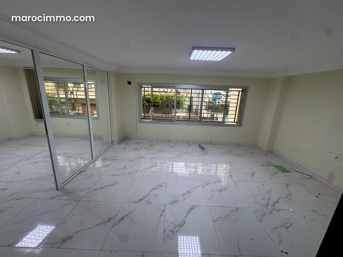 98 m² Office in the Administrative District, Tangier — Tangier