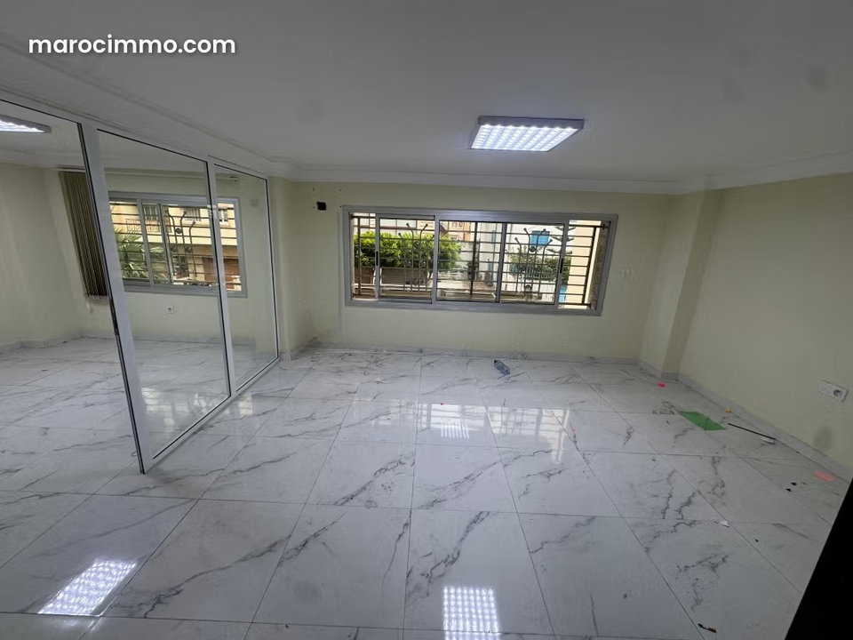 Offices for Rent 1 Floor in Administrative Sector City Center