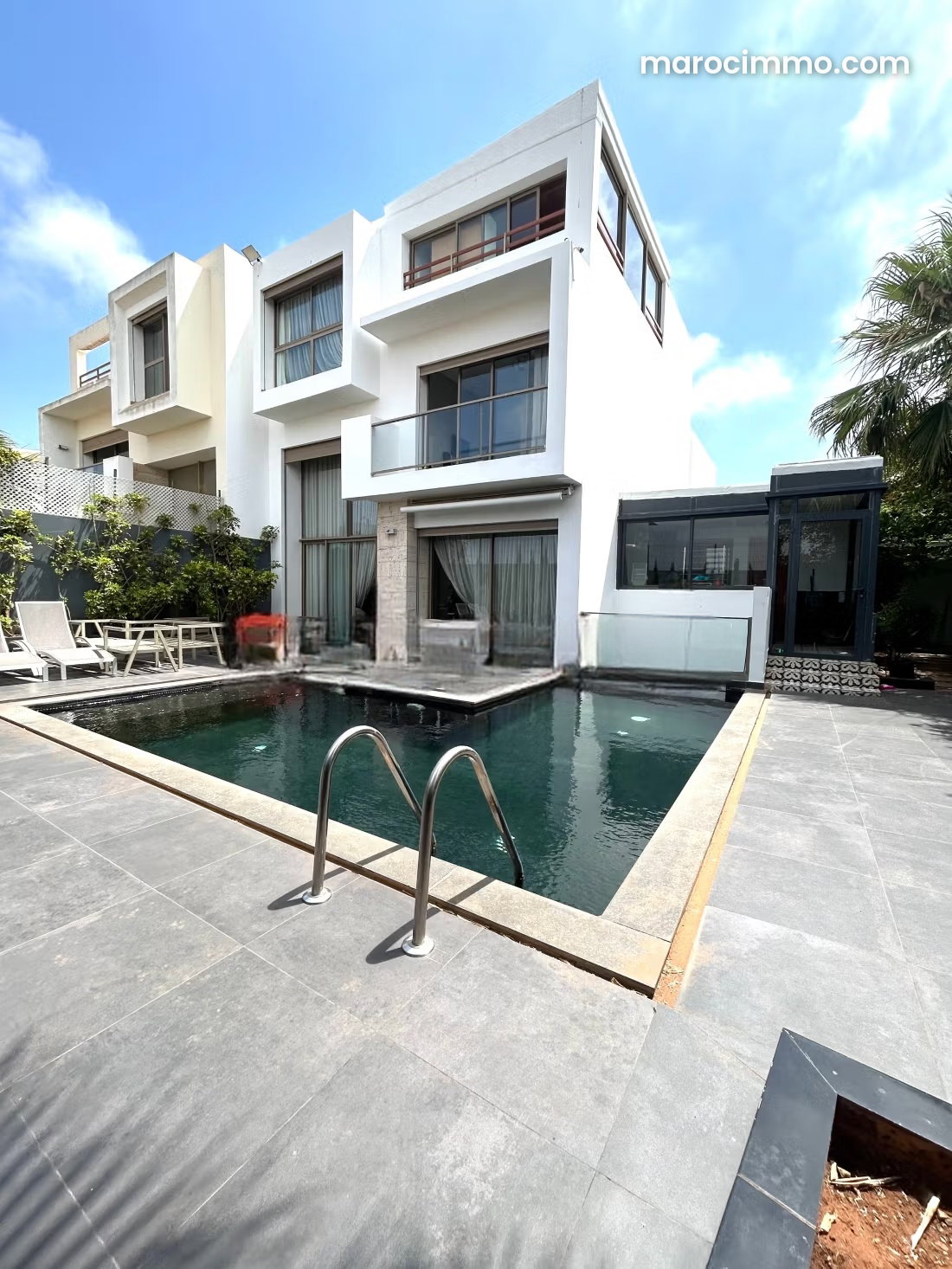 Villa 400 m² avec piscine et jardin à Dar Bouazza — Dar Bouazza