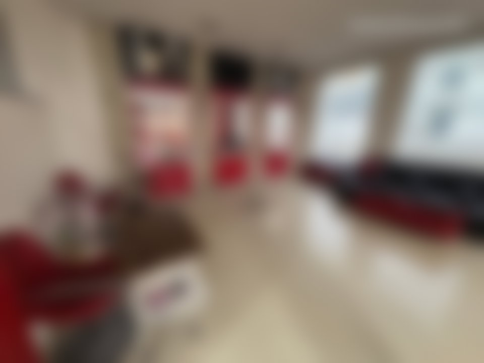 محل تجاري واسع للإيجار في قلب طنجة بشارع باستور