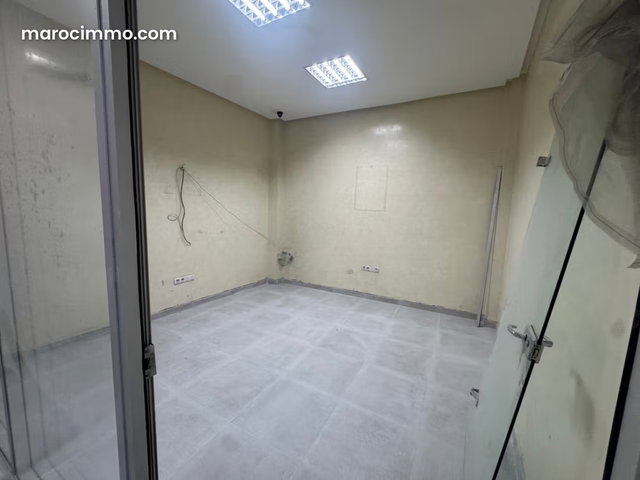 Commercial Local 180 m² Rent in Ain Ketiwt with Basement — 5