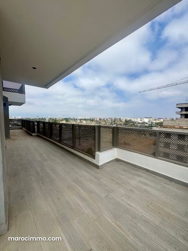 FOR RENT – Luxurious Furnished New Apartment — 4