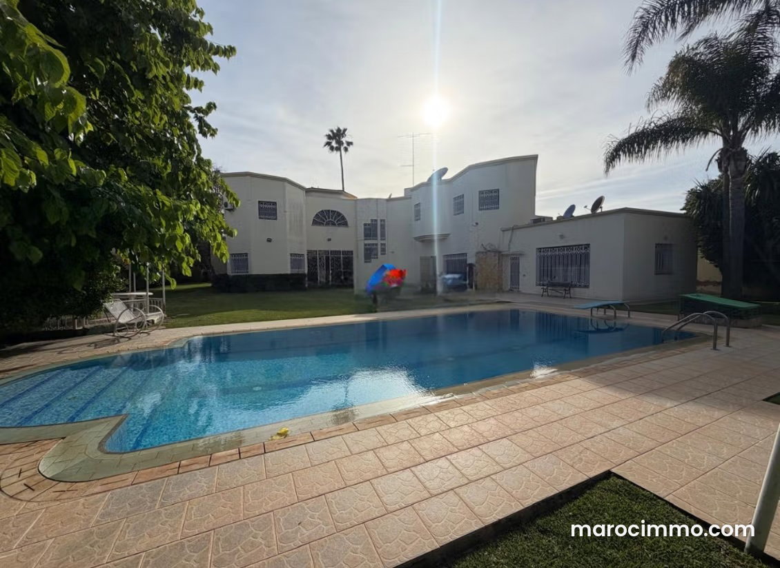 Villa 1600 m² avec piscine, Souissi, Rabat — Rabat