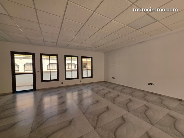 Office Building for Rent in Entirety, City Center — 2