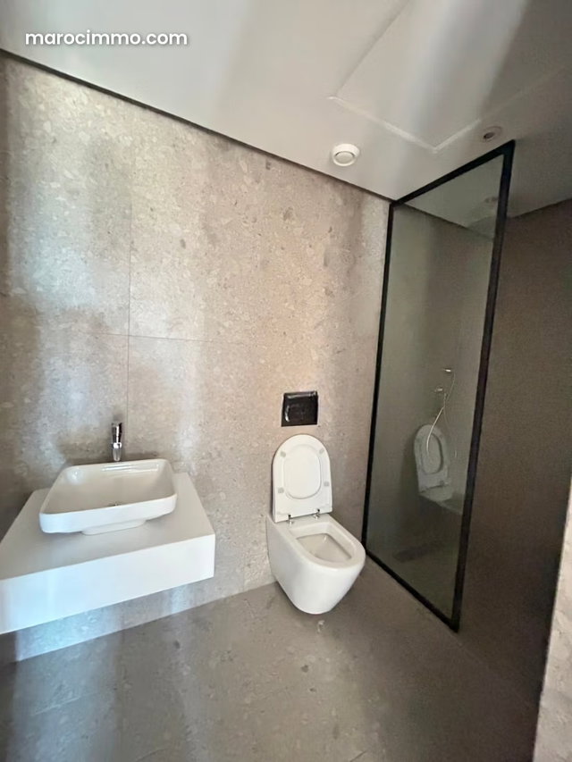 Très beau studio à vendre CFC — 4