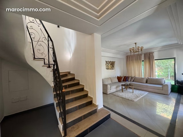 Très belle villa à vendre à Route de Fez. 5 pièces confortables. Bien meublé — 5