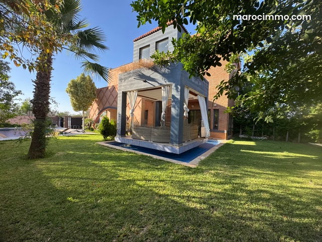 Très belle villa à vendre à Route de Fez. 5 pièces confortables. Bien meublé — 2