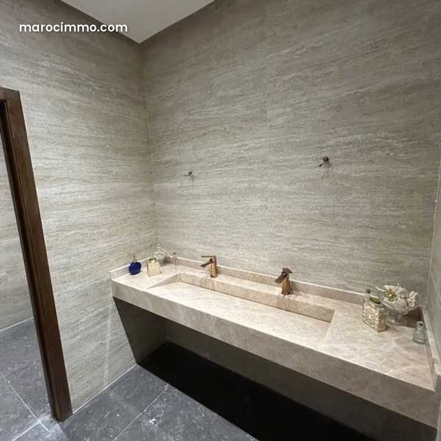 Villa à Vendre de 561.0 m² à Marrakech, Route De Tahanaout Cherifia — 5