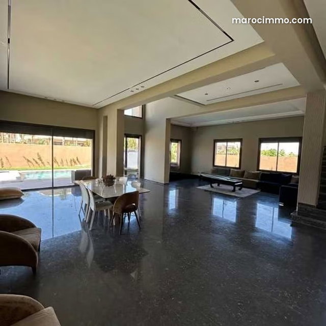 Villa à Vendre de 561.0 m² à Marrakech, Route De Tahanaout Cherifia — 4
