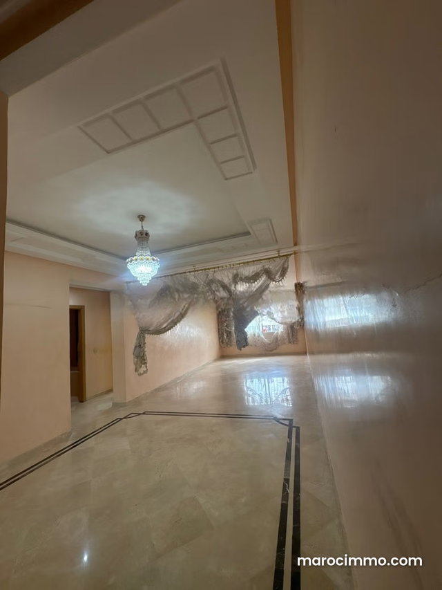 Bel appartement à vendre en Hassan Centre Ville. 3 pièces. Salon traditionnel marocain, résidence sécurisée — 3
