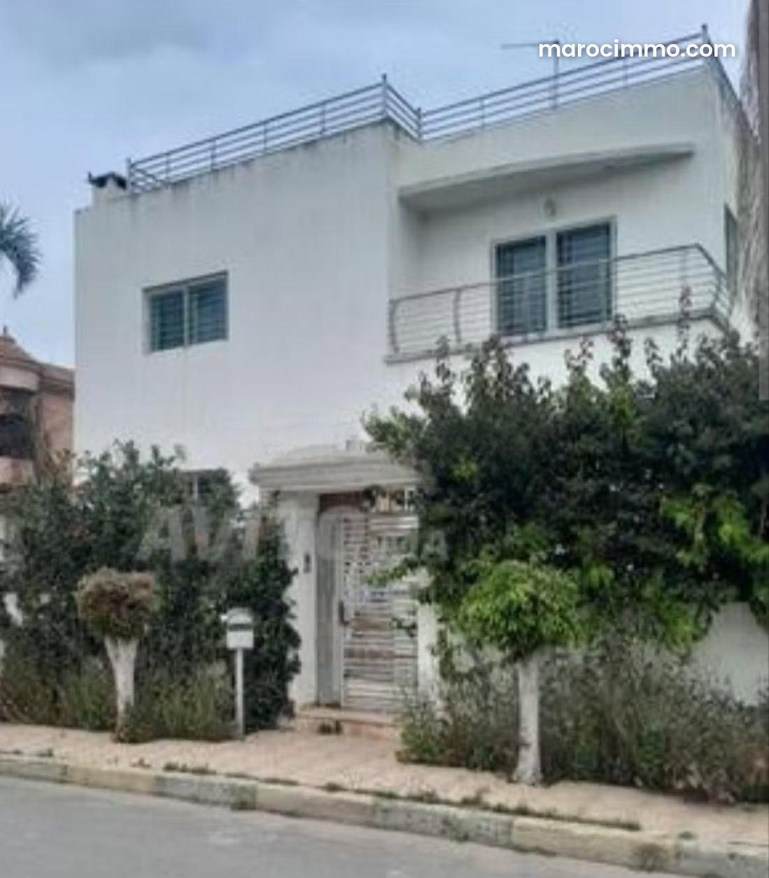 Villa 420 m² avec piscine, quartier Oasis, Casablanca — Casablanca