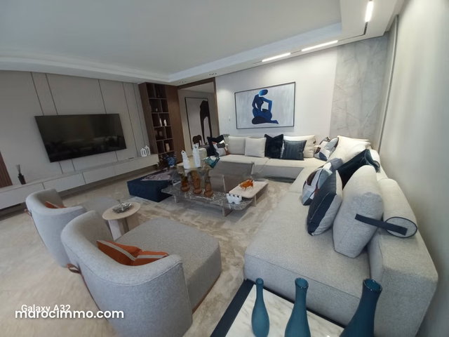 Appartement à vendre à Racine. 3 chambres. Meublé — 2